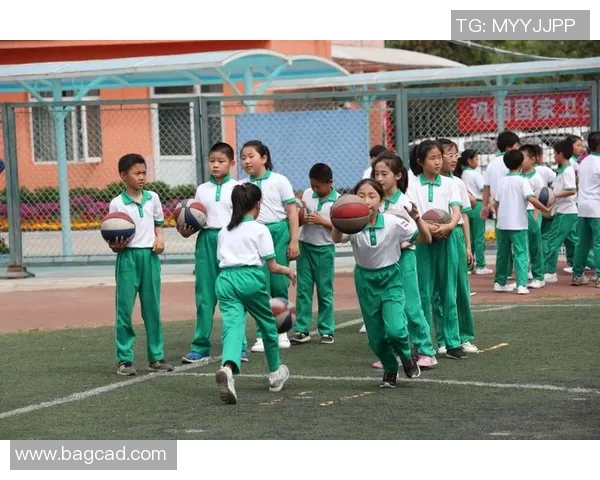 篮球明星吴伦的精彩瞬间与成长历程全记录